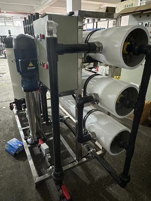 Buon prezzo 8040/4040 Sistema RO commerciale a membrana 220V/380V per la depurazione dell'acqua in linea