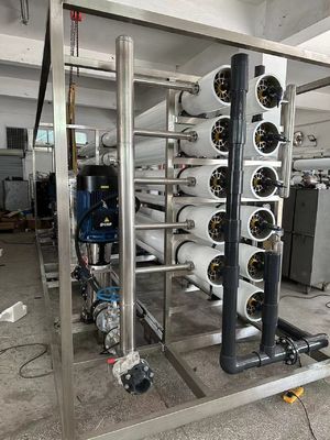 Buon prezzo 98% Tasso di rigetto del sale Sistema RO industriale Purificazione automatica dell'acqua in linea