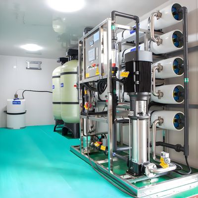 Buon prezzo Max 10000 ppm Acqua di alimentazione TDS Sistema di osmosi inversa 50-70% Tasso di recupero 15-65kw in linea