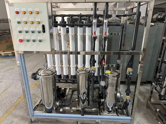 Buon prezzo Sistema di membrana di ultrafiltrazione industriale con 40-120LMH di rendimento idrico e 80-90% di recupero del sistema in linea
