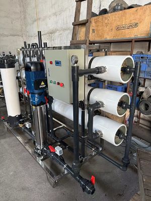 Buon prezzo Sistema RO commerciale 6000LPH per la filtrazione dell'acqua da pozzo in linea